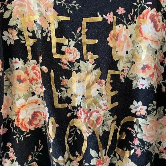 Free Kisses ¾ Sleeves Womens Floral Crewneck “Feels Like Love” Print SZ 2X - Picture 6 of 11